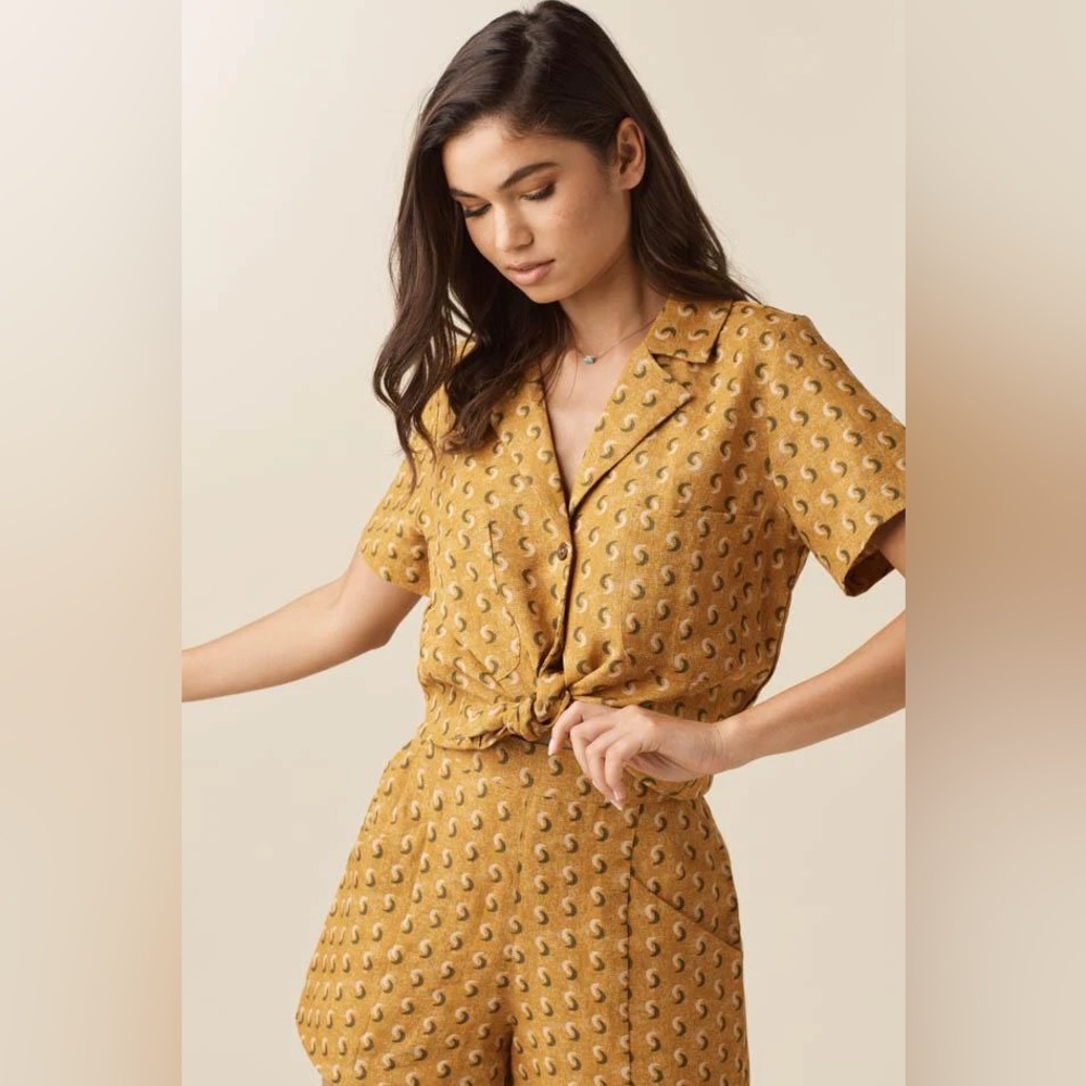 The Linen Collared Shirt